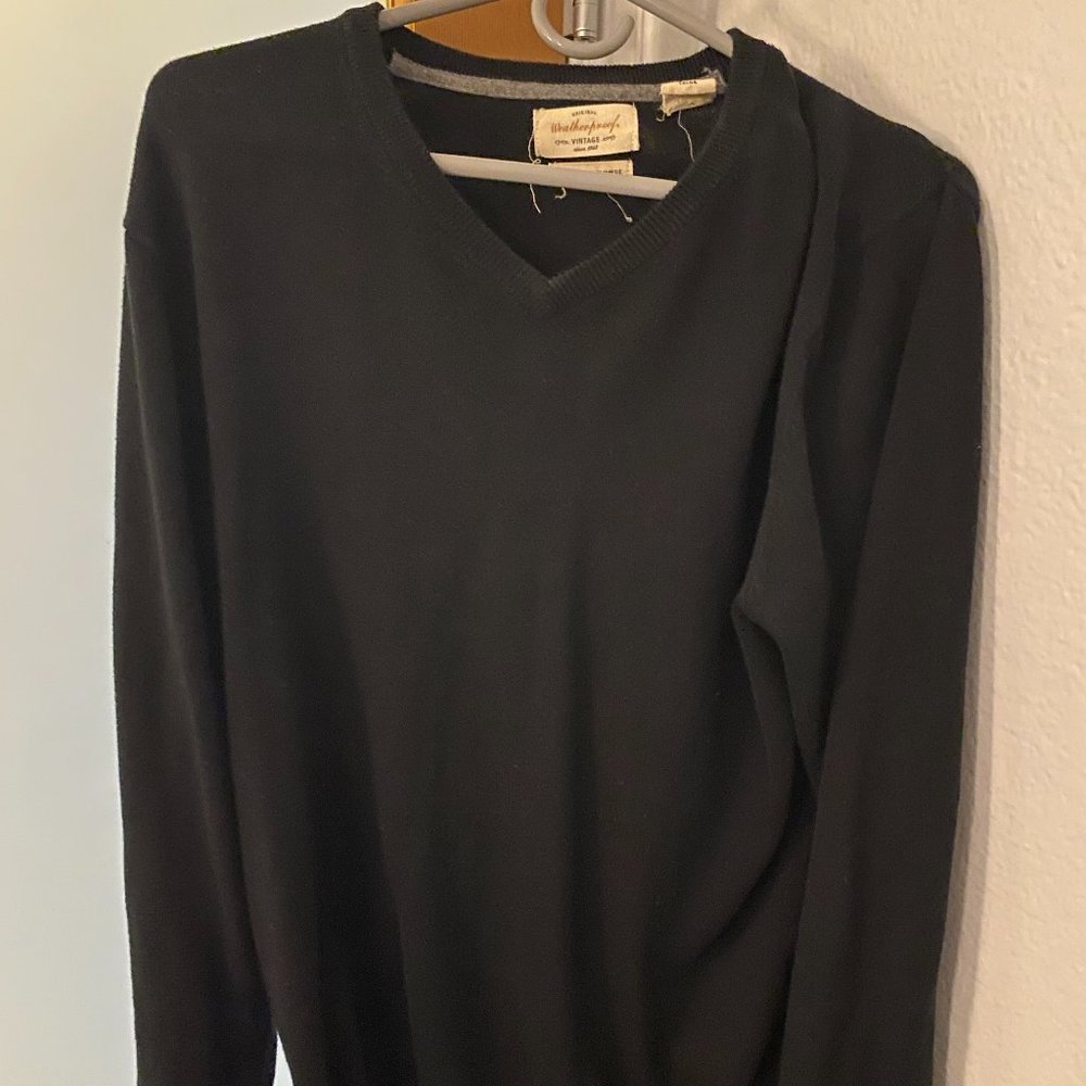 Medium Vintage Weather Proofs Black V Neck Sweatshirt